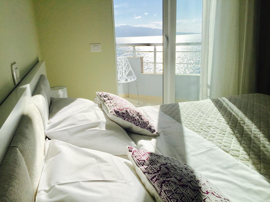 Skyfall Apartment Sarandë Esterno foto