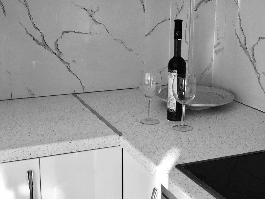 Skyfall Apartment Sarandë Esterno foto