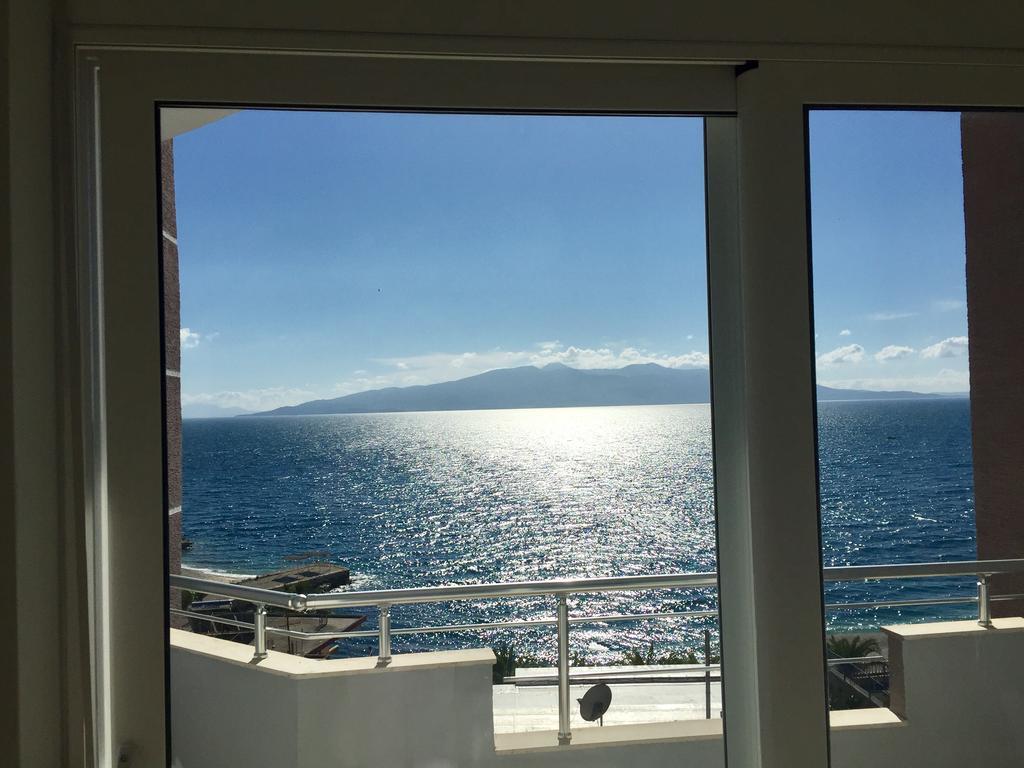Skyfall Apartment Sarandë Esterno foto